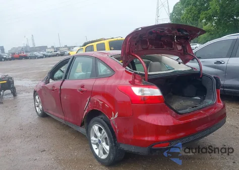 2014 Ford Focus Se z USA, uszkodzony, nr VIN 1FADP3F2XEL371136